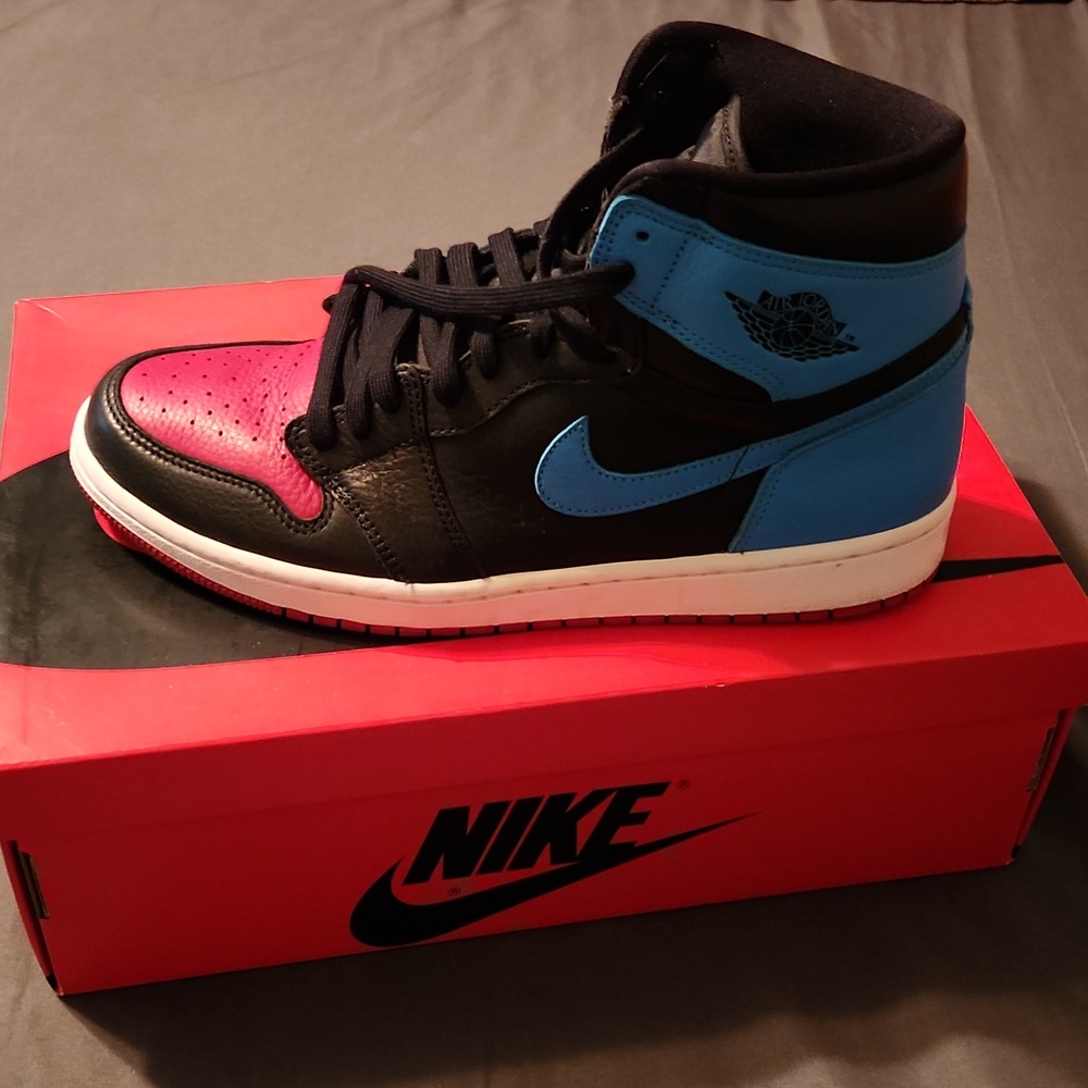 Nike - Picture 8 of 13